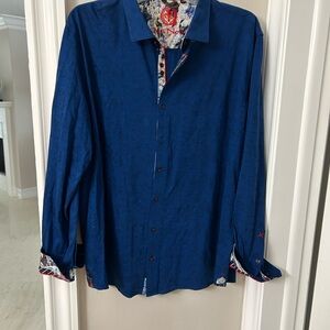 AuNoir Jewelry Blue Shirt with Patterned Collar
